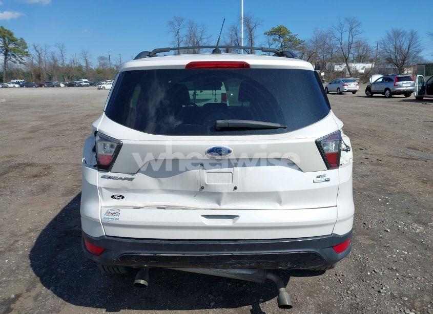 Photo 16 of 2017 Ford Escape SE (VIN 1FMCU9G94HUB25559)
