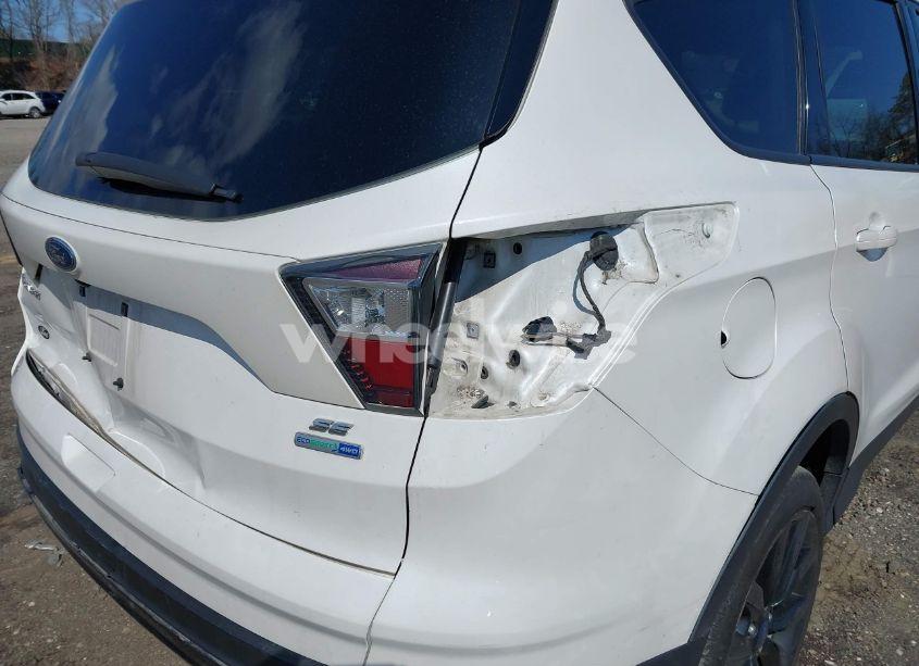 Photo 18 of 2017 Ford Escape SE (VIN 1FMCU9G94HUB25559)