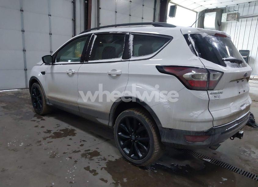 Photo 3 of 2017 Ford Escape SE (VIN 1FMCU9G94HUB80996)