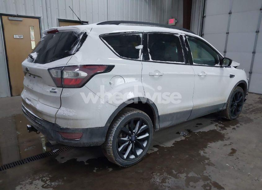 Photo 4 of 2017 Ford Escape SE (VIN 1FMCU9G94HUB80996)