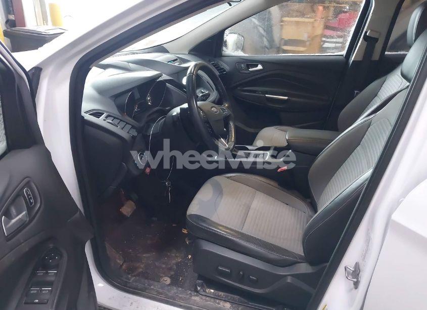 Photo 5 of 2017 Ford Escape SE (VIN 1FMCU9G94HUB80996)