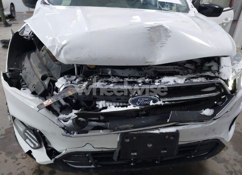 Photo 6 of 2017 Ford Escape SE (VIN 1FMCU9G94HUB80996)