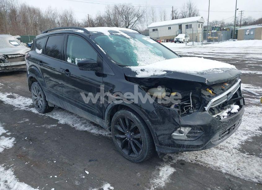 2017 Ford Escape SE (VIN 1FMCU9G94HUC17366) main photo