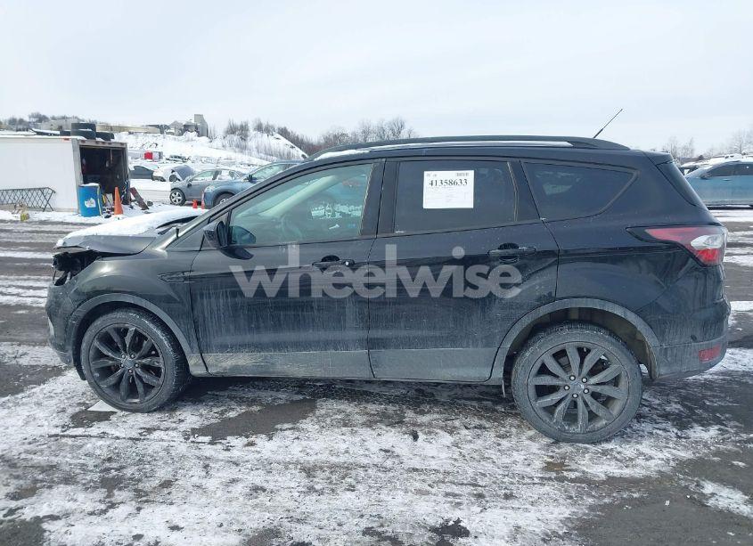 Photo 14 of 2017 Ford Escape SE (VIN 1FMCU9G94HUC17366)