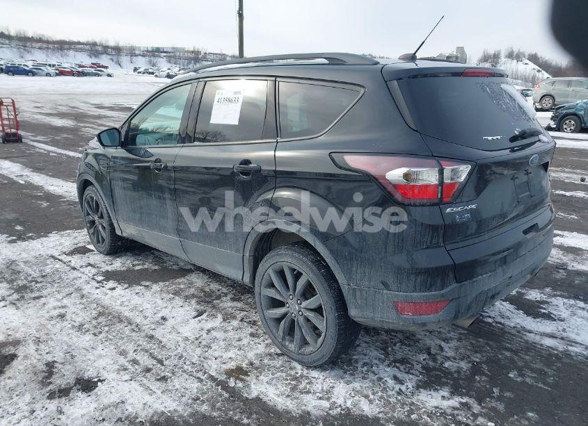 Photo 3 of 2017 Ford Escape SE (VIN 1FMCU9G94HUC17366)