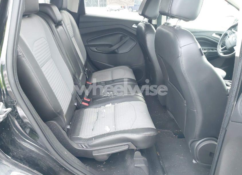 Photo 8 of 2017 Ford Escape SE (VIN 1FMCU9G94HUC17366)