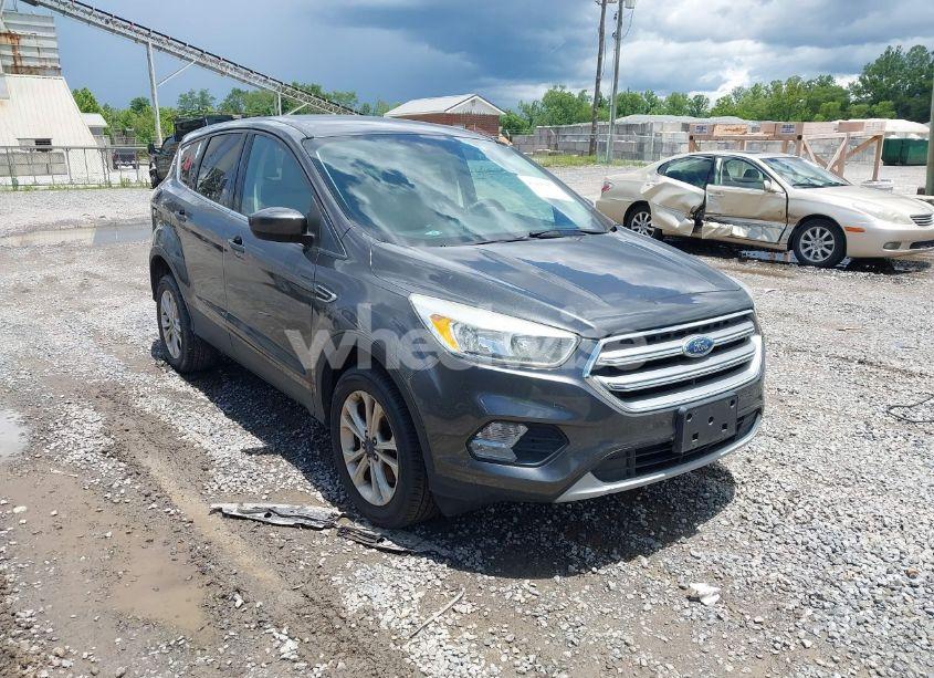 2017 Ford Escape SE (VIN 1FMCU9G94HUC43059) main photo