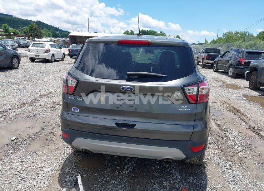 Photo 16 of 2017 Ford Escape SE (VIN 1FMCU9G94HUC43059)