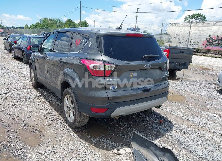 Photo 3 of 2017 Ford Escape SE (VIN 1FMCU9G94HUC43059)
