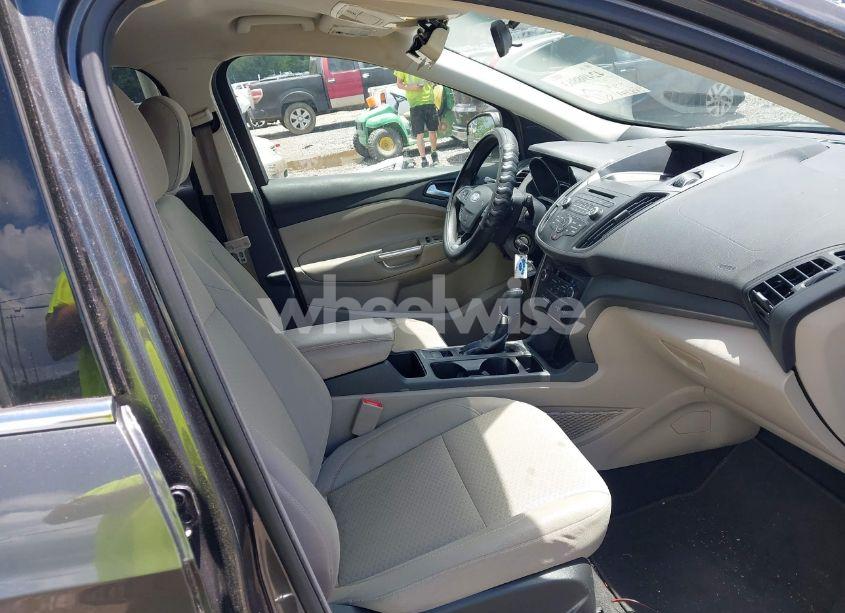 Photo 5 of 2017 Ford Escape SE (VIN 1FMCU9G94HUC43059)