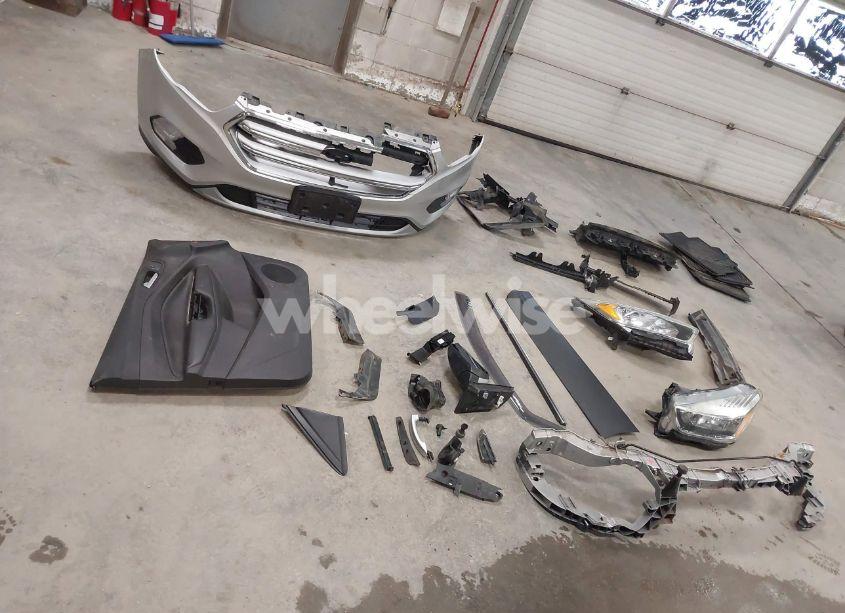 Photo 12 of 2017 Ford Escape SE (VIN 1FMCU9G94HUE11492)