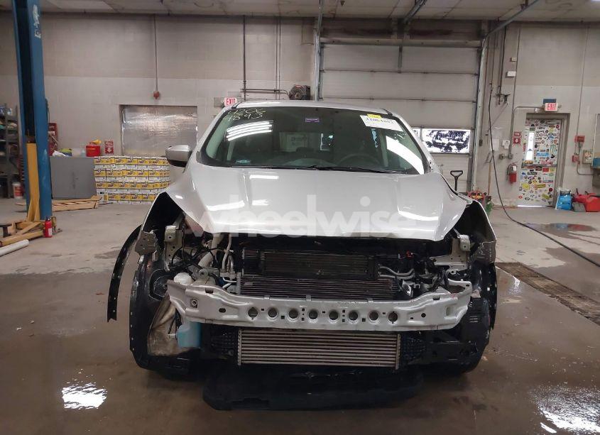 Photo 13 of 2017 Ford Escape SE (VIN 1FMCU9G94HUE11492)