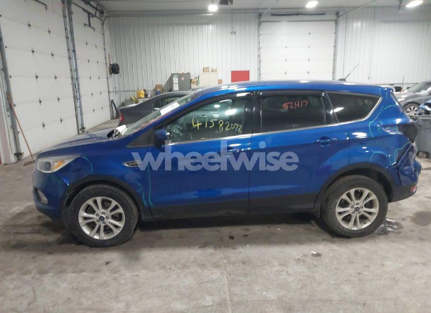 Photo 14 of 2017 Ford Escape SE (VIN 1FMCU9G94HUE73233)