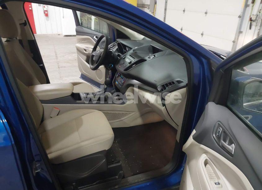 Photo 5 of 2017 Ford Escape SE (VIN 1FMCU9G94HUE73233)