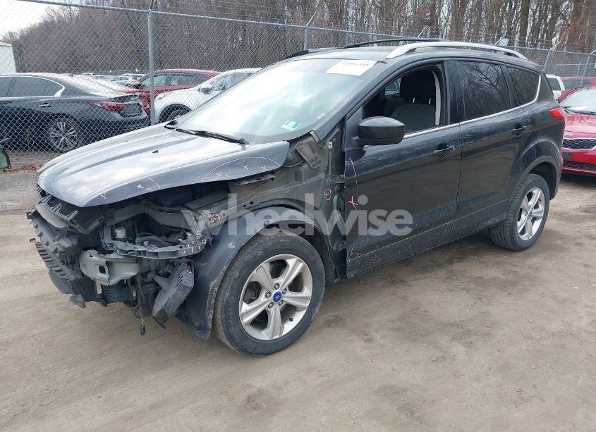 Photo 2 of 2013 Ford Escape SE (VIN 1FMCU9G95DUA03948)