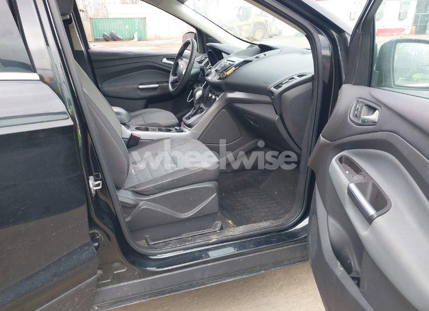 Photo 5 of 2013 Ford Escape SE (VIN 1FMCU9G95DUA03948)