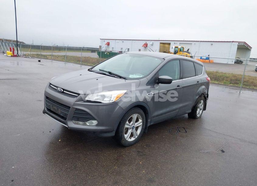 Photo 2 of 2013 Ford Escape SE (VIN 1FMCU9G95DUB39948)
