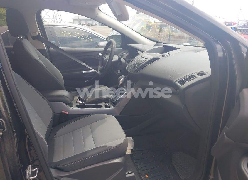 Photo 5 of 2013 Ford Escape SE (VIN 1FMCU9G95DUC56302)