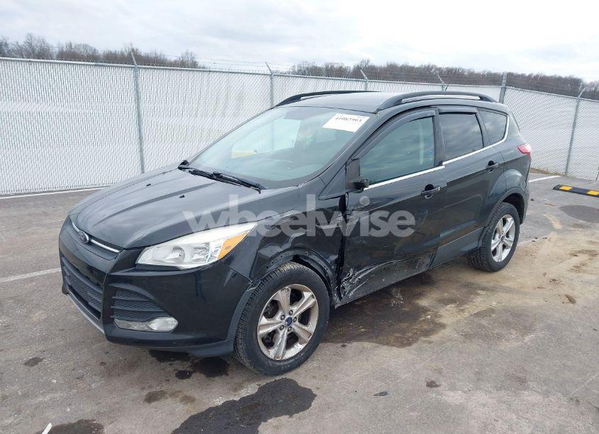 Photo 2 of 2014 Ford Escape SE (VIN 1FMCU9G95EUC31076)