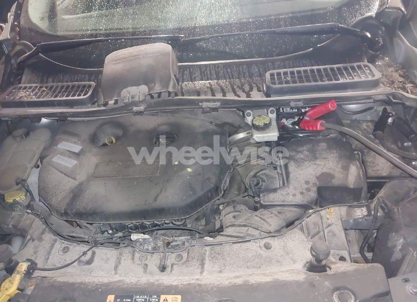 Photo 10 of 2014 Ford Escape SE (VIN 1FMCU9G95EUE19998)