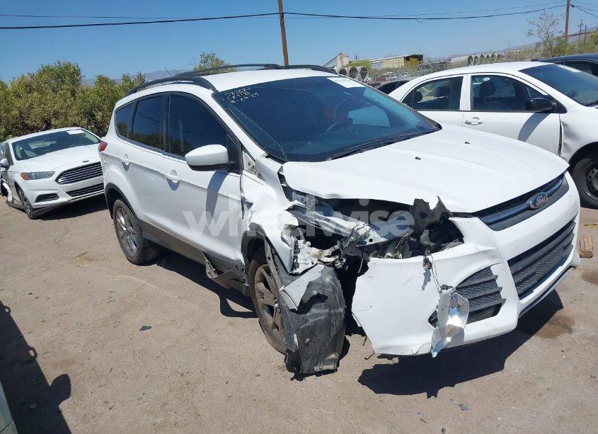 2015 Ford Escape SE (VIN 1FMCU9G95FUA43868) main photo