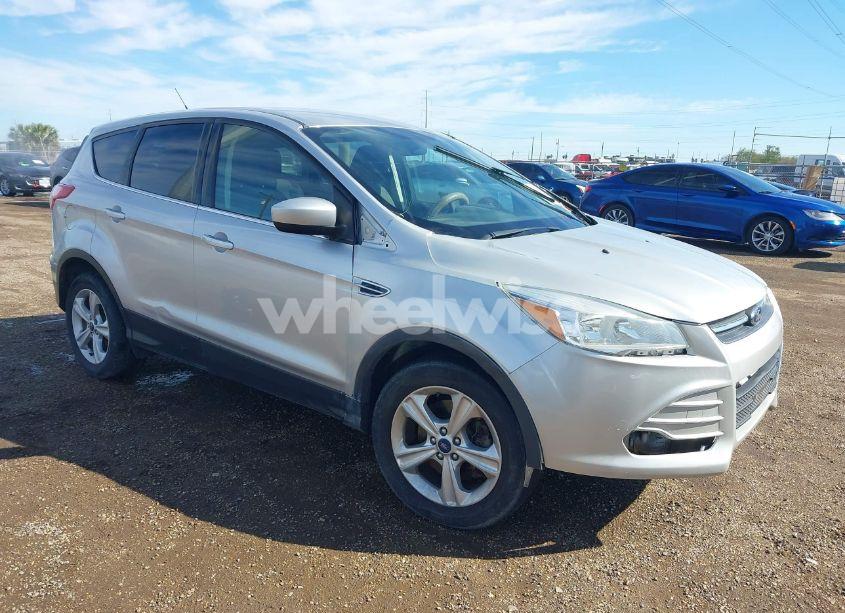 2015 Ford Escape SE (VIN 1FMCU9G95FUC13596) main photo