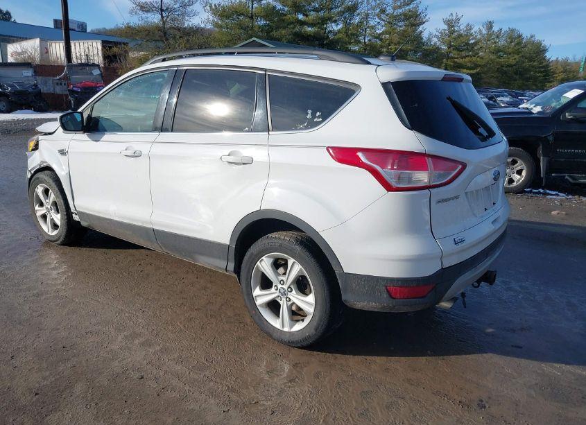 Photo 3 of 2015 Ford Escape SE (VIN 1FMCU9G95FUC41320)