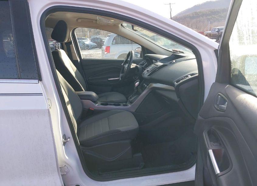 Photo 5 of 2015 Ford Escape SE (VIN 1FMCU9G95FUC41320)