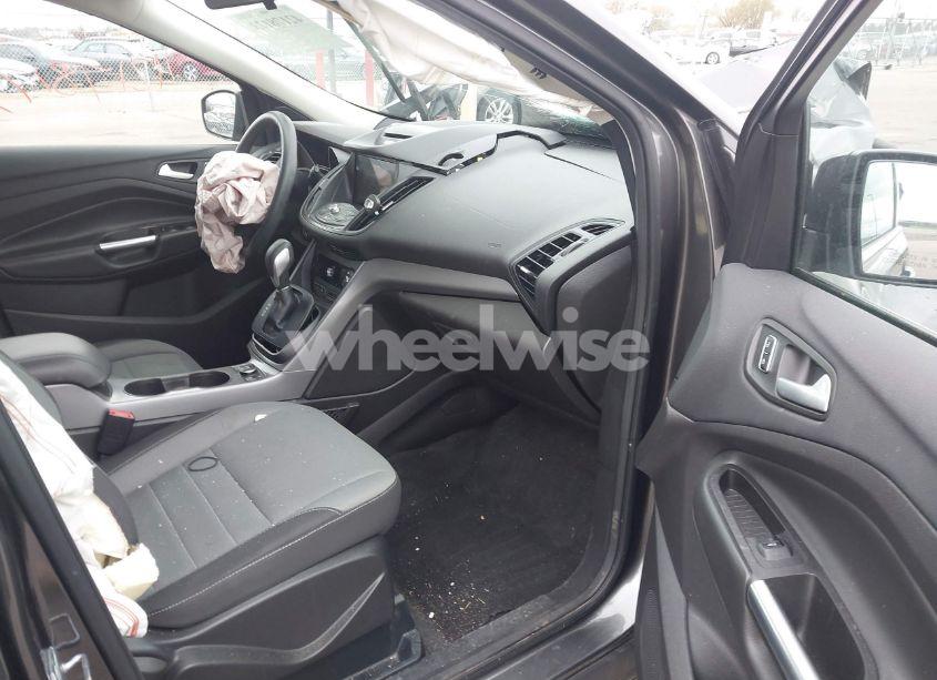 Photo 5 of 2016 Ford Escape SE (VIN 1FMCU9G95GUA84700)