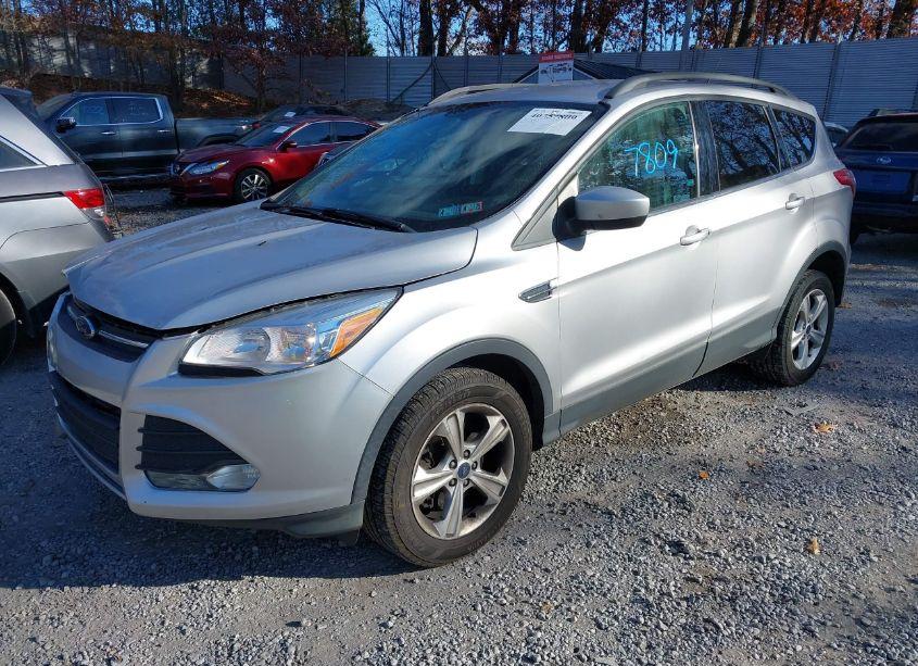 Photo 2 of 2016 Ford Escape SE (VIN 1FMCU9G95GUC82550)