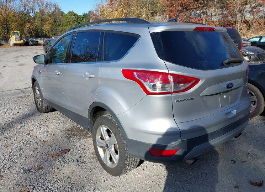 Photo 3 of 2016 Ford Escape SE (VIN 1FMCU9G95GUC82550)