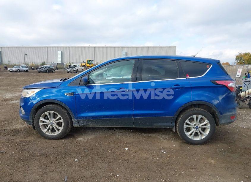 Photo 14 of 2017 Ford Escape SE (VIN 1FMCU9G95HUA28452)
