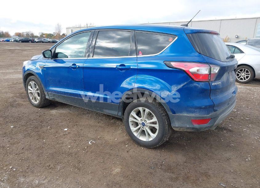 Photo 3 of 2017 Ford Escape SE (VIN 1FMCU9G95HUA28452)