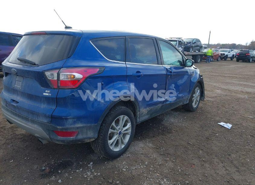 Photo 4 of 2017 Ford Escape SE (VIN 1FMCU9G95HUA28452)