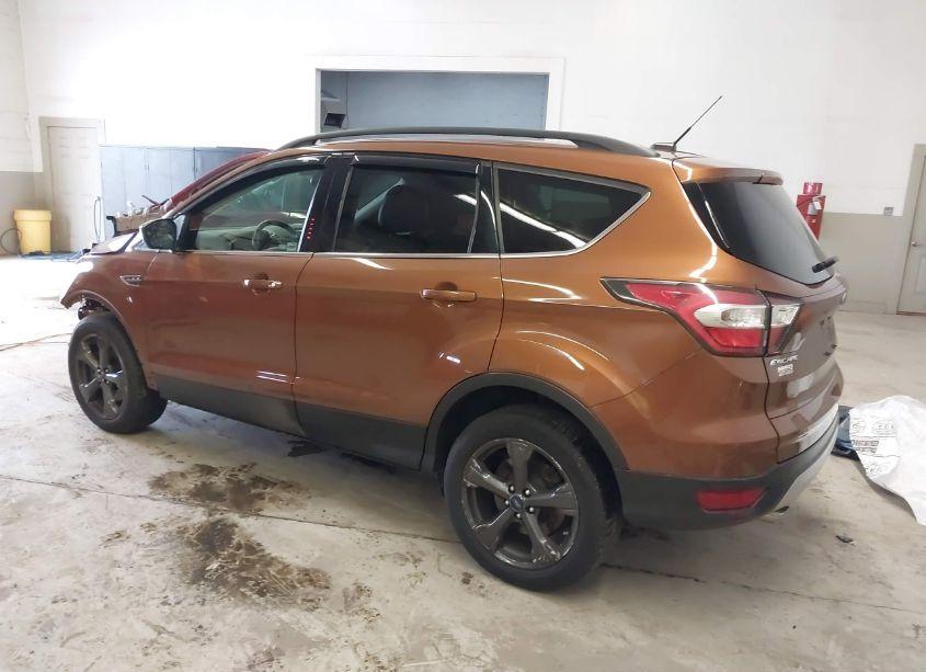 Photo 3 of 2017 Ford Escape SE (VIN 1FMCU9G95HUA45168)