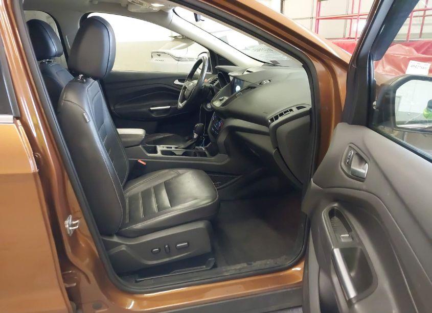 Photo 5 of 2017 Ford Escape SE (VIN 1FMCU9G95HUA45168)