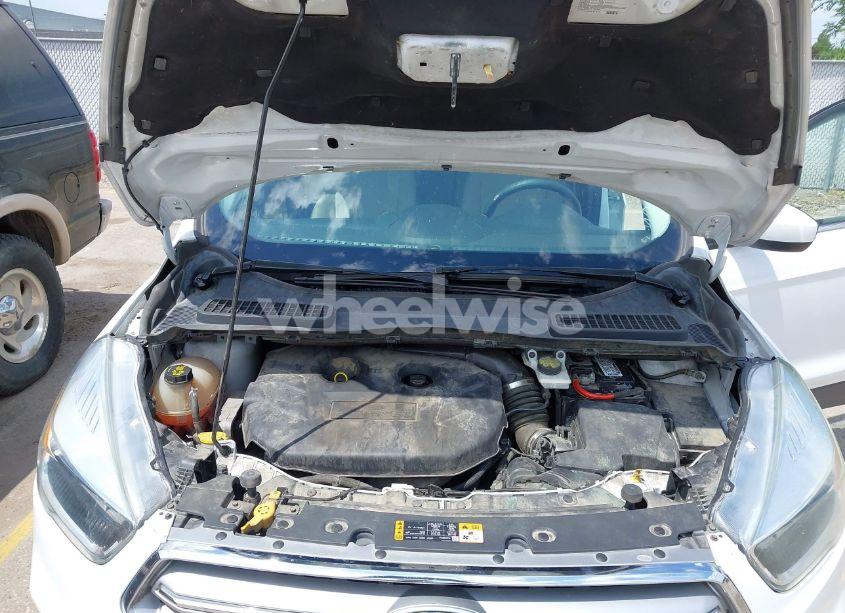 Photo 10 of 2017 Ford Escape SE (VIN 1FMCU9G95HUA69597)