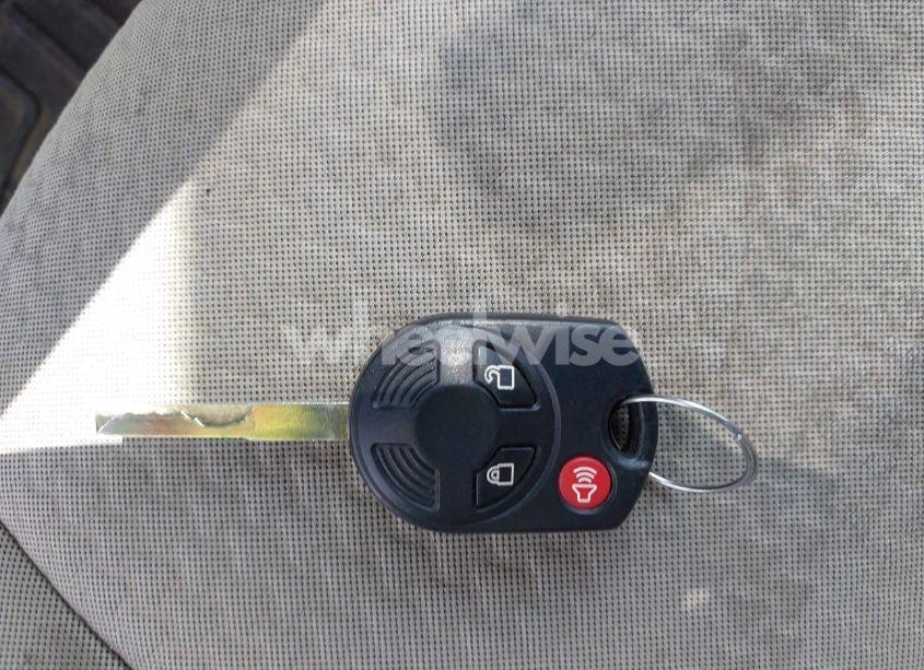 Photo 11 of 2017 Ford Escape SE (VIN 1FMCU9G95HUA69597)