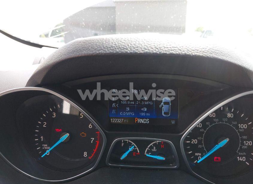 Photo 15 of 2017 Ford Escape SE (VIN 1FMCU9G95HUA69597)