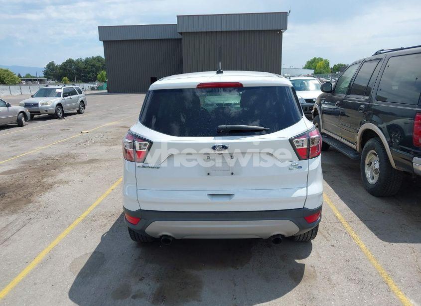 Photo 16 of 2017 Ford Escape SE (VIN 1FMCU9G95HUA69597)