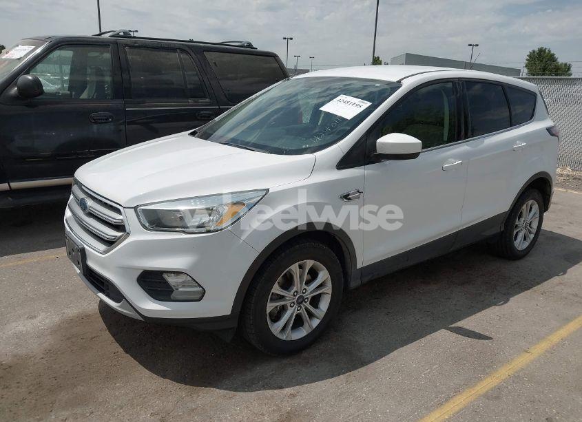 Photo 2 of 2017 Ford Escape SE (VIN 1FMCU9G95HUA69597)