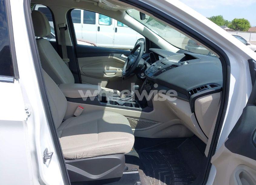 Photo 5 of 2017 Ford Escape SE (VIN 1FMCU9G95HUA69597)