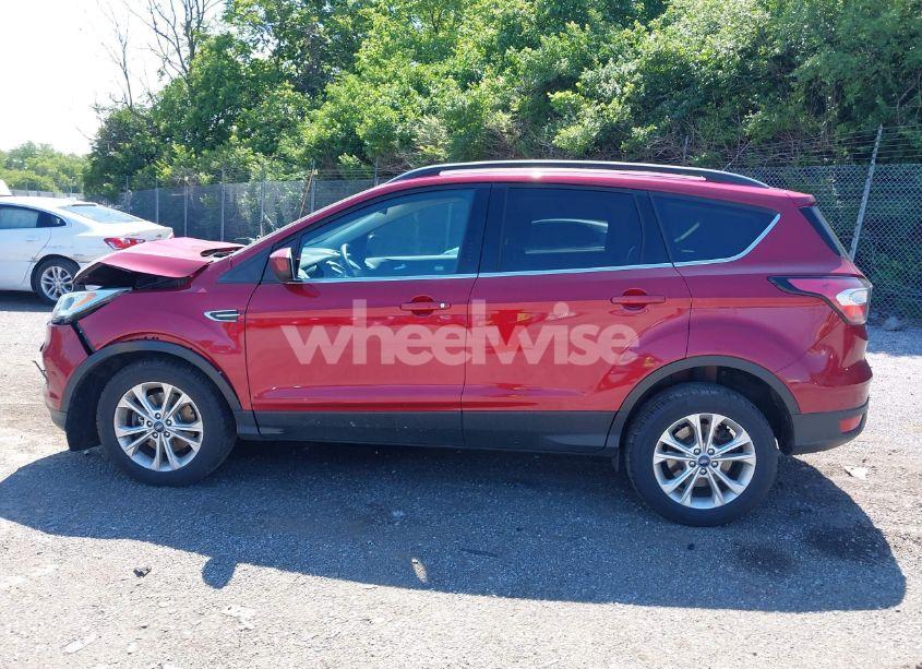 Photo 15 of 2017 Ford Escape SE (VIN 1FMCU9G95HUB72664)