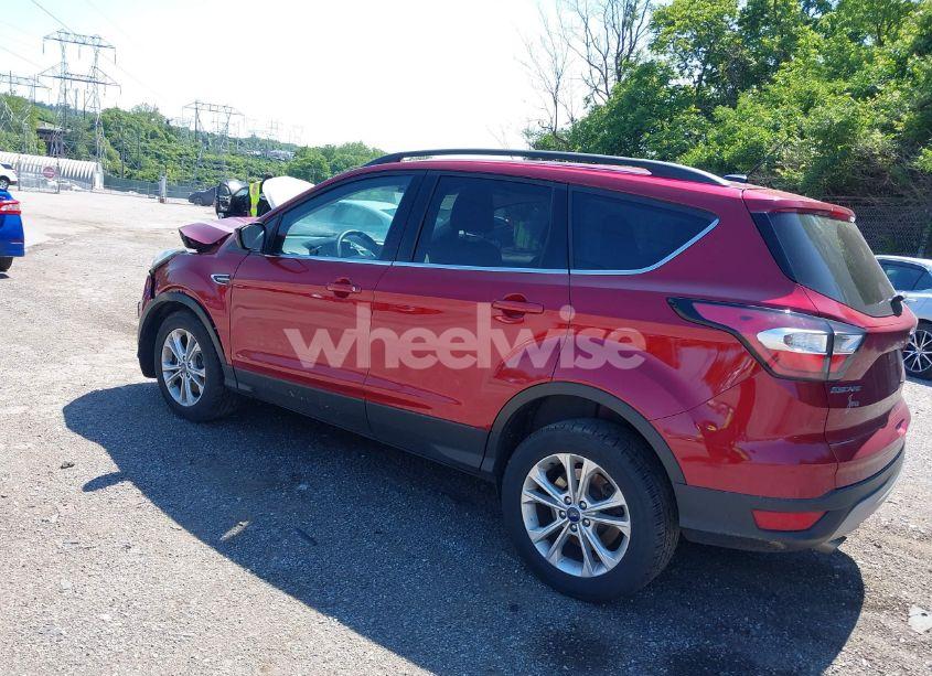 Photo 3 of 2017 Ford Escape SE (VIN 1FMCU9G95HUB72664)
