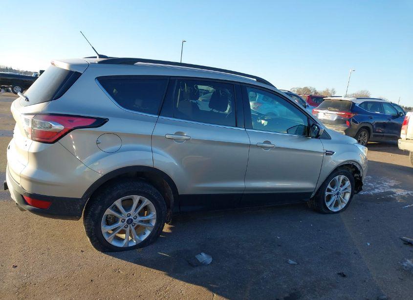 Photo 13 of 2017 Ford Escape SE (VIN 1FMCU9G95HUB81106)