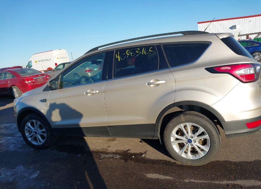 Photo 14 of 2017 Ford Escape SE (VIN 1FMCU9G95HUB81106)