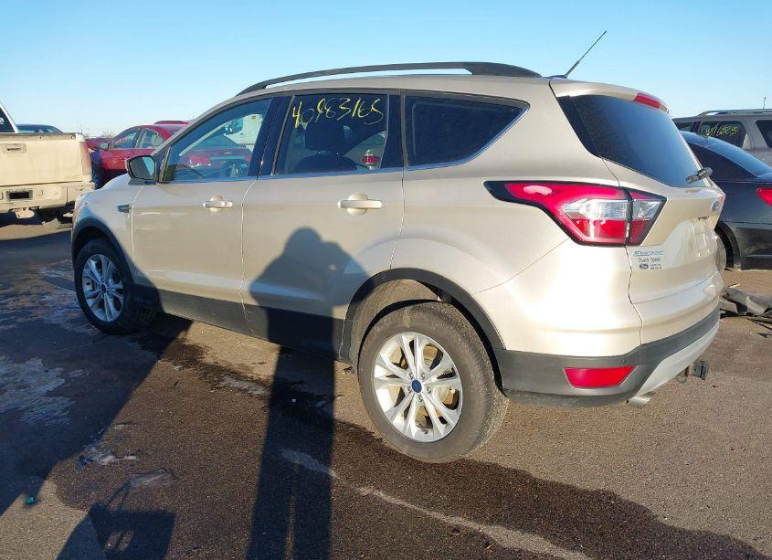 Photo 3 of 2017 Ford Escape SE (VIN 1FMCU9G95HUB81106)