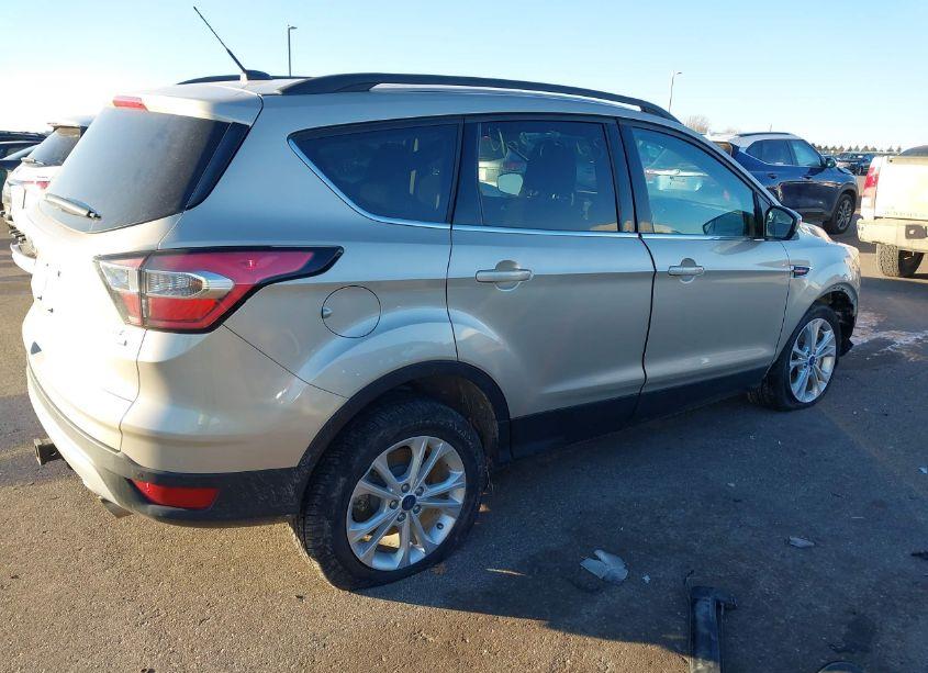 Photo 4 of 2017 Ford Escape SE (VIN 1FMCU9G95HUB81106)