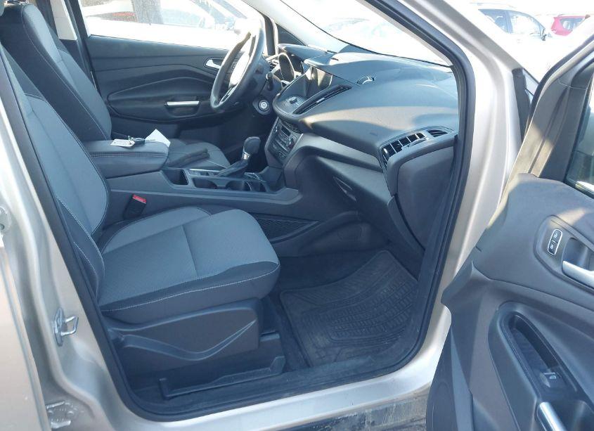 Photo 5 of 2017 Ford Escape SE (VIN 1FMCU9G95HUB81106)