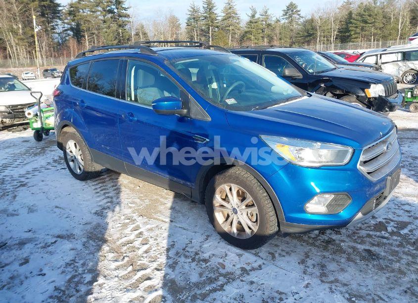 2017 Ford Escape SE (VIN 1FMCU9G95HUB93949) main photo